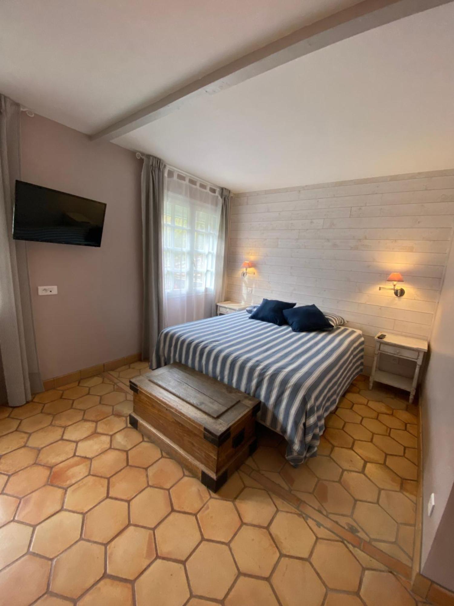 La Roca Flora Hotel Le Plan-de-la-Tour Luaran gambar